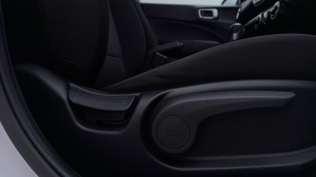 2020 Hyundai Venue Go, Automatic, 62610 km, Drivers Side Adjustment Panel