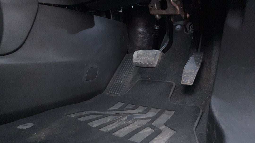 2019 Holden Acadia Ltz (2wd), Automatic, 115349 km, Pedals and Footmat