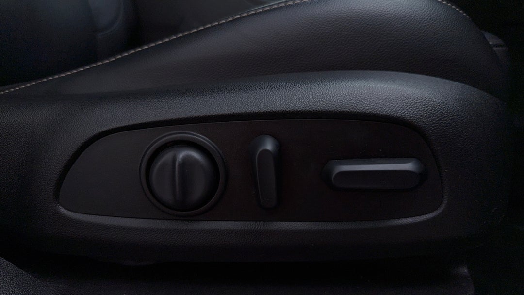 2019 Holden Acadia Ltz (2wd), Automatic, 115349 km, Drivers Side Adjustment Panel