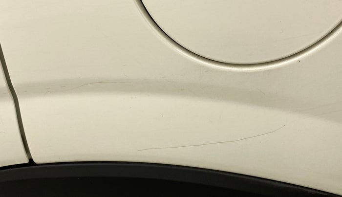 2020 Mahindra XUV300 W8(O), Diesel, Manual, 33,254 km, Left quarter panel - Minor scratches
