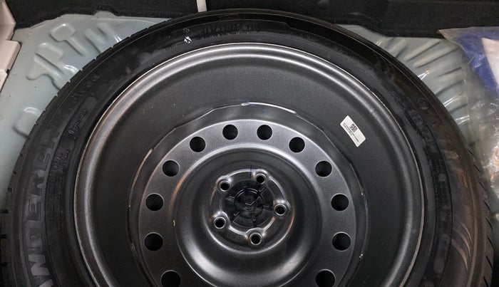 2019 Mahindra XUV300 W8 DIESEL MT, Diesel, Manual, 29,363 km, Spare Tyre