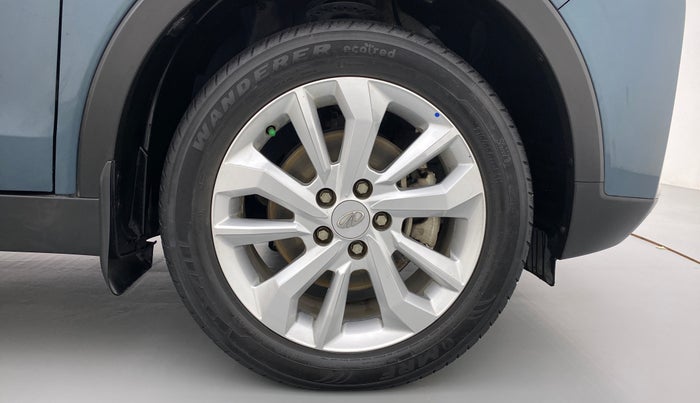 2019 Mahindra XUV300 W8 DIESEL MT, Diesel, Manual, 29,363 km, Right Front Wheel