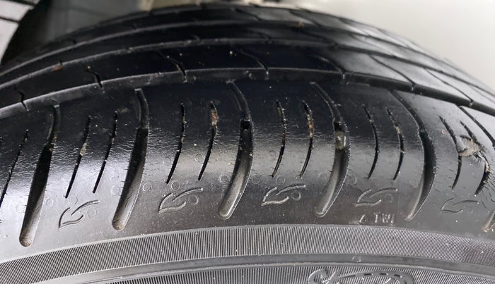 2019 Mahindra XUV300 W8 DIESEL MT, Diesel, Manual, 29,363 km, Left Rear Tyre Tread