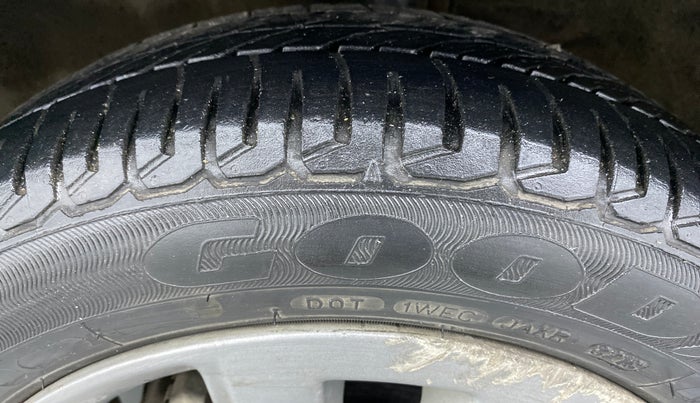 2014 Maruti Wagon R Stingray VXI, Petrol, Manual, 26,464 km, Left Front Tyre Tread