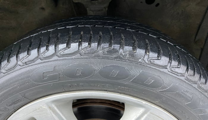 2014 Maruti Wagon R Stingray VXI, Petrol, Manual, 26,464 km, Right Front Tyre Tread