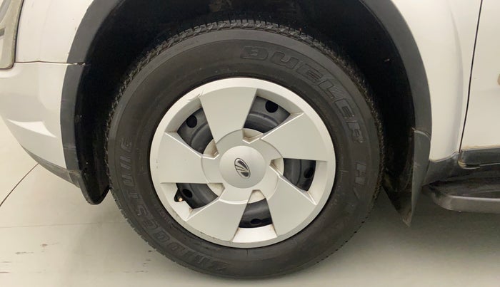 2016 Mahindra XUV500 W6, Diesel, Manual, 91,037 km, Left Front Wheel