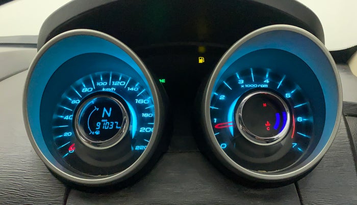 2016 Mahindra XUV500 W6, Diesel, Manual, 91,037 km, Odometer Image