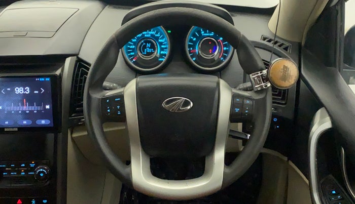 2016 Mahindra XUV500 W6, Diesel, Manual, 91,037 km, Steering Wheel Close Up