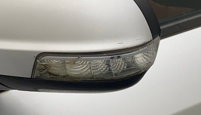 2016 Mahindra XUV500 W6, Diesel, Manual, 91,037 km, Left rear-view mirror - Indicator light has minor damage
