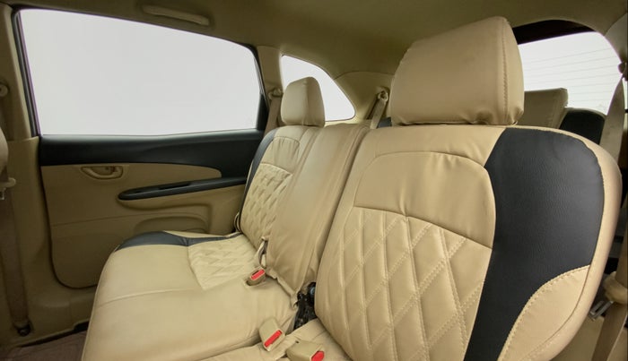 2014 Honda Mobilio 1.5 V I DTEC, Diesel, Manual, 97,609 km, Right Side Rear Door Cabin
