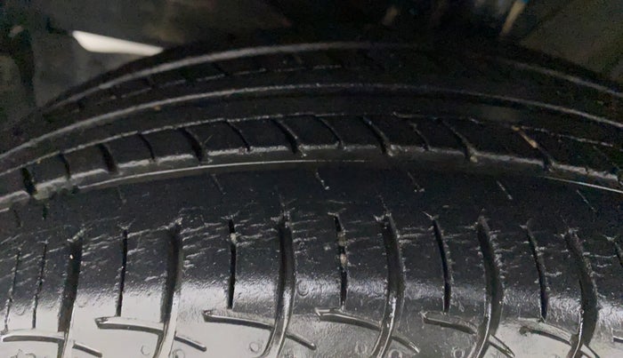 2019 Maruti Baleno DELTA PETROL 1.2, Petrol, Manual, 17,266 km, Left Front Tyre Tread