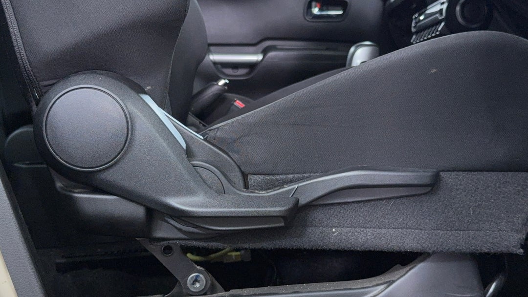 2021 Suzuki Ignis Glx, Automatic, 81515 km, Drivers Side Adjustment Panel