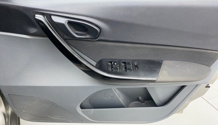 2019 Tata TIGOR XZ 1.2 REVOTRON, CNG, Manual, 50,253 km, Driver Side Door Panels Control