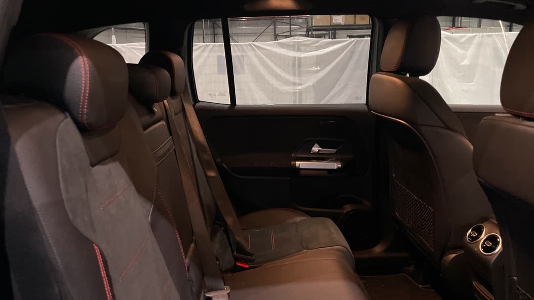 2021 Mercedes-benz Glb 200, Automatic, 71441 km, Right Side Rear Door Cabin View