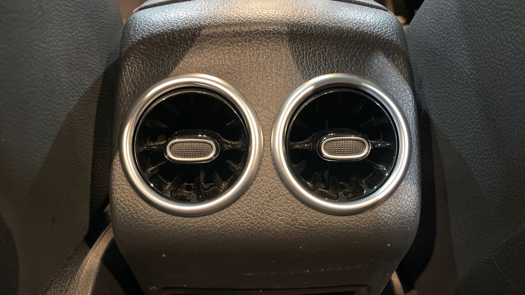 2021 Mercedes-benz Glb 200, Automatic, 71441 km, Rear A/C Vent