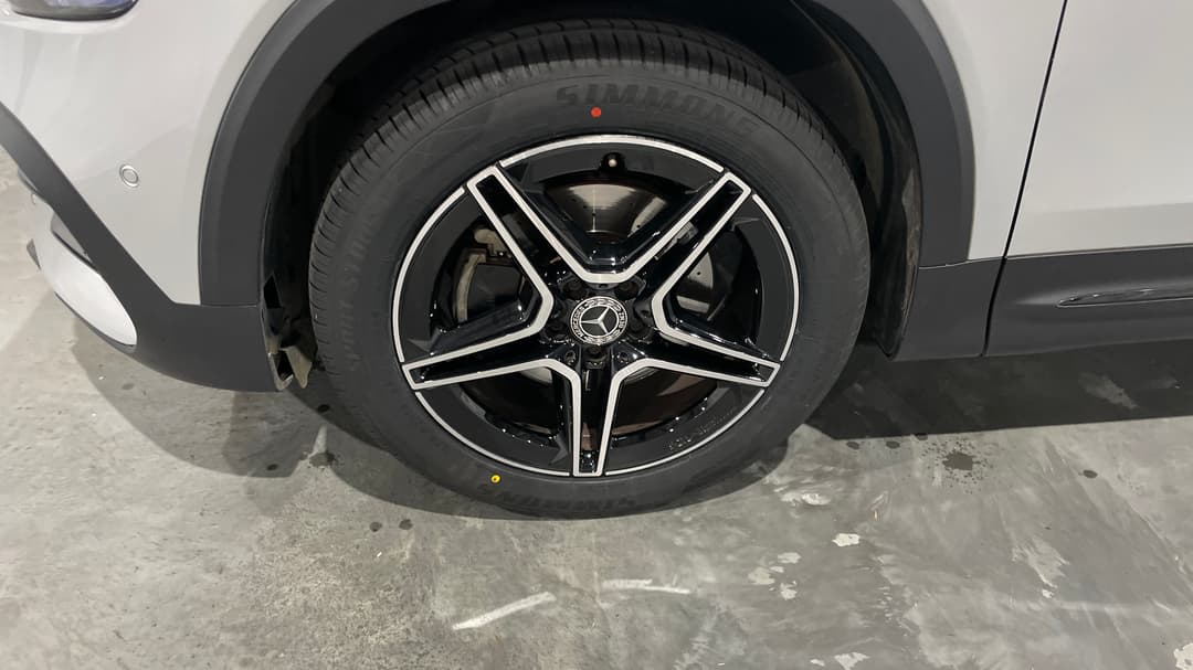2021 Mercedes-benz Glb 200, Automatic, 71441 km, Left Front Wheel