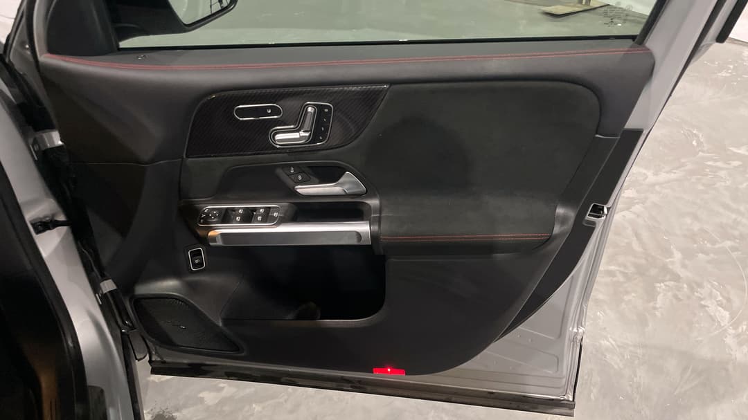 2021 Mercedes-benz Glb 200, Automatic, 71441 km, Speaker View