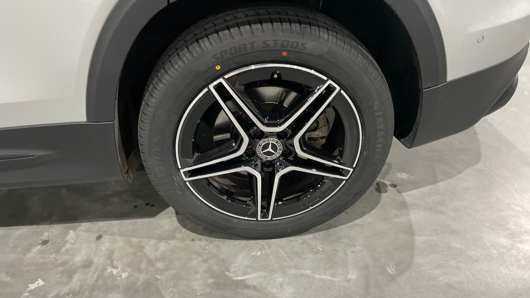 2021 Mercedes-benz Glb 200, Automatic, 71441 km, Left Rear Wheel
