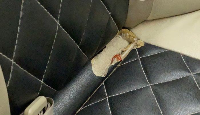 2014 Maruti Swift Dzire VXI, Petrol, Manual, 82,046 km, Second-row left seat - Cover slightly torn