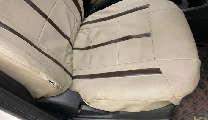 2016 Renault Kwid RXL, Petrol, Manual, 50,022 km, Driver seat - Cover slightly torn