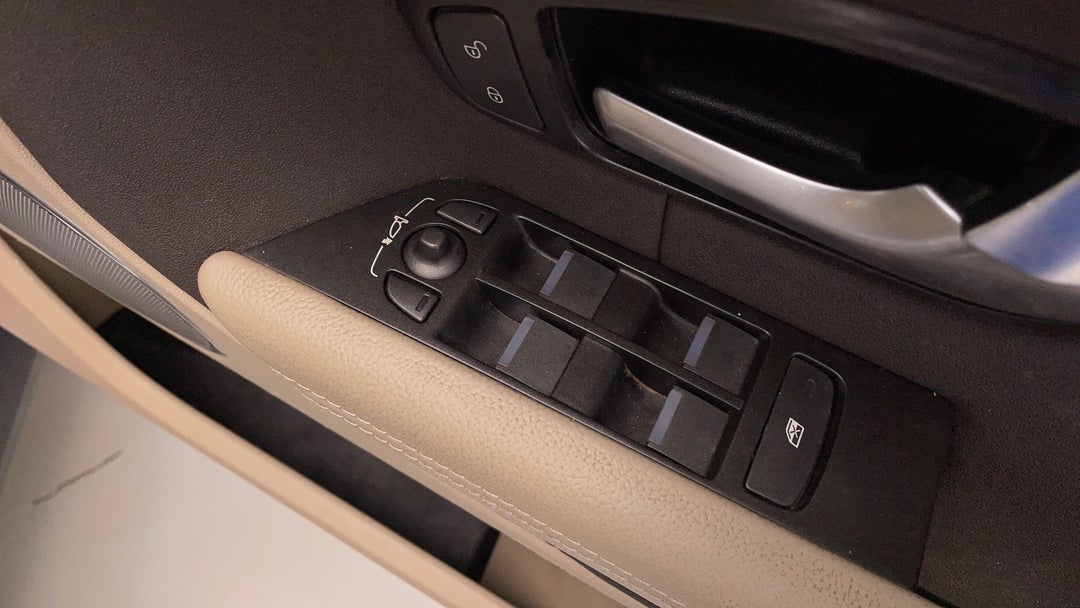 2015 Range Rover Evoque Td4 150 Se, Automatic, 150386 km, Drivers Side Door Panel Controls