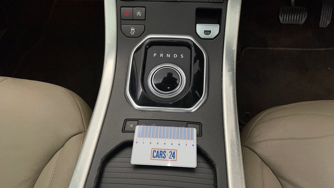 2015 Range Rover Evoque Td4 150 Se, Automatic, 150386 km, Center Console Wear