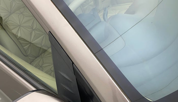 2014 Honda Brio S MT, Petrol, Manual, 86,881 km, Right A pillar - Paint is slightly faded