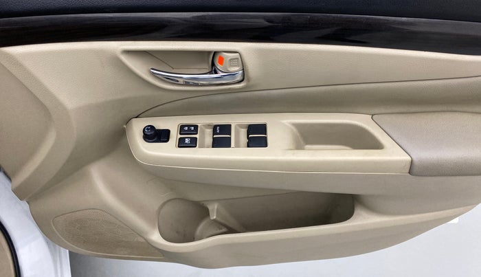 2015 Maruti Ciaz ZDI+ SHVS, Diesel, Manual, 87,122 km, Driver Side Door Panels Control