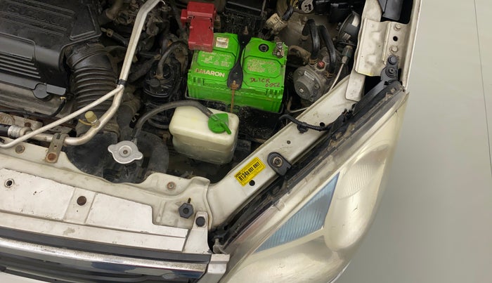 2014 Maruti Wagon R 1.0 LXI CNG, CNG, Manual, 1,05,480 km, Left headlight - Clamp has minor damage