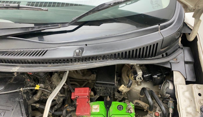 2014 Maruti Wagon R 1.0 LXI CNG, CNG, Manual, 1,05,480 km, Bonnet (hood) - Cowl vent panel has minor damage