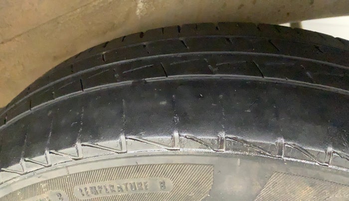2014 Maruti Wagon R 1.0 LXI CNG, CNG, Manual, 1,05,480 km, Left Rear Tyre Tread