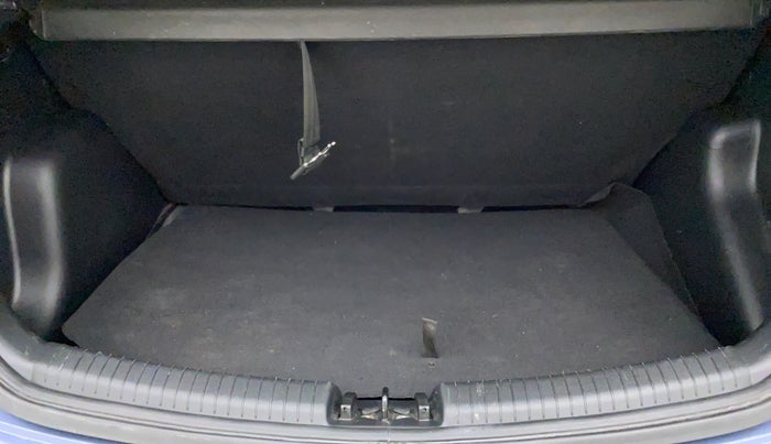 2015 Hyundai Grand i10 SPORTZ 1.2 KAPPA VTVT, Petrol, Manual, 25,595 km, Boot Inside