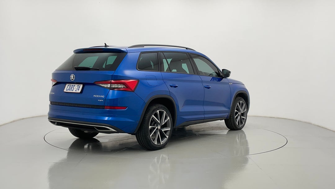 Right Back Diagonal (45- Degree) View