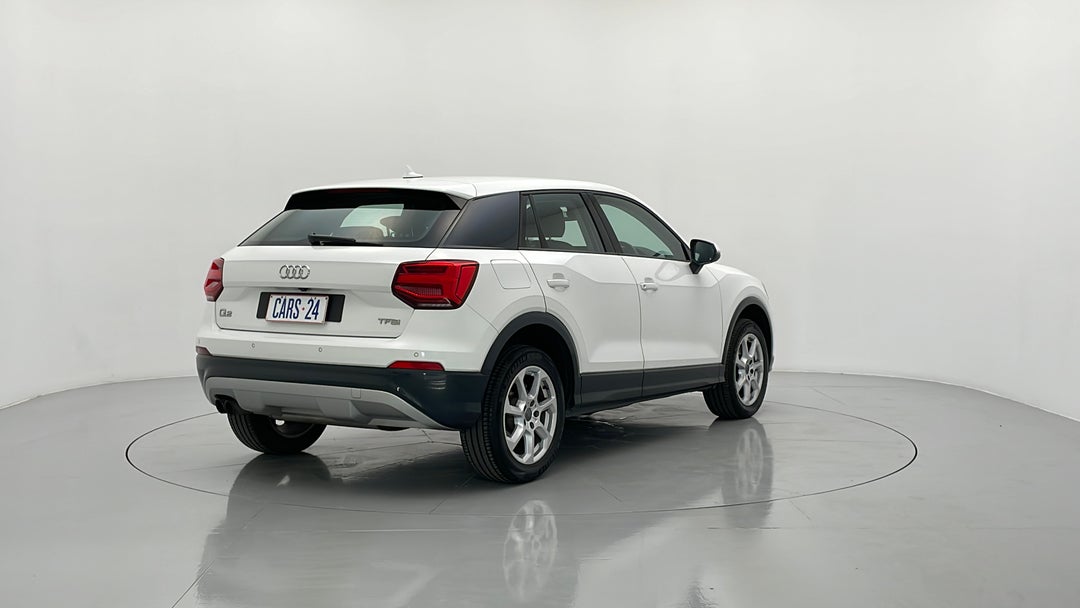 Right Back Diagonal (45- Degree) View