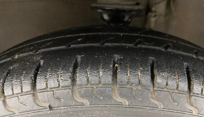 2018 Maruti Alto 800 LXI, Petrol, Manual, 86,776 km, Left Front Tyre Tread