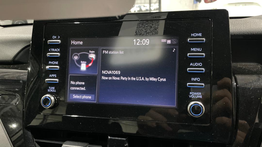 2023 Toyota Camry Ascent Hybrid, Automatic, 46269 km, Infotainment System