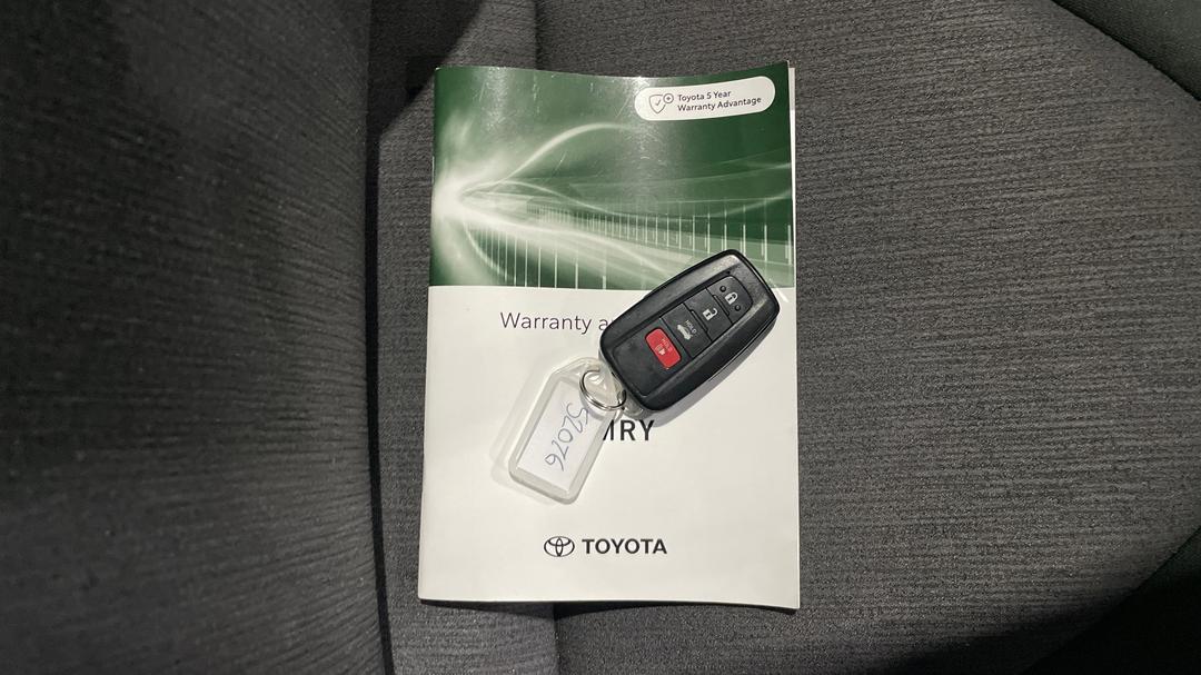 2023 Toyota Camry Ascent Hybrid, Automatic, 46269 km, Key Close-up