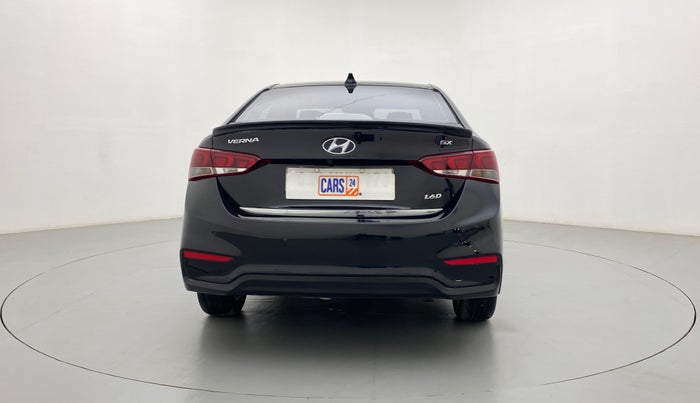 2018 Hyundai Verna 1.6 CRDI SX + AT, Diesel, Automatic, 55,619 km, Back/Rear