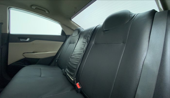 2018 Hyundai Verna 1.6 CRDI SX + AT, Diesel, Automatic, 55,619 km, Right Side Rear Door Cabin