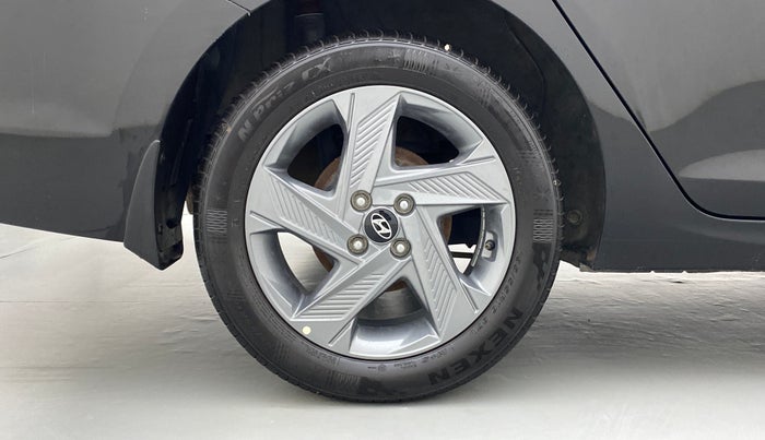 2018 Hyundai Verna 1.6 CRDI SX + AT, Diesel, Automatic, 55,619 km, Right Rear Wheel