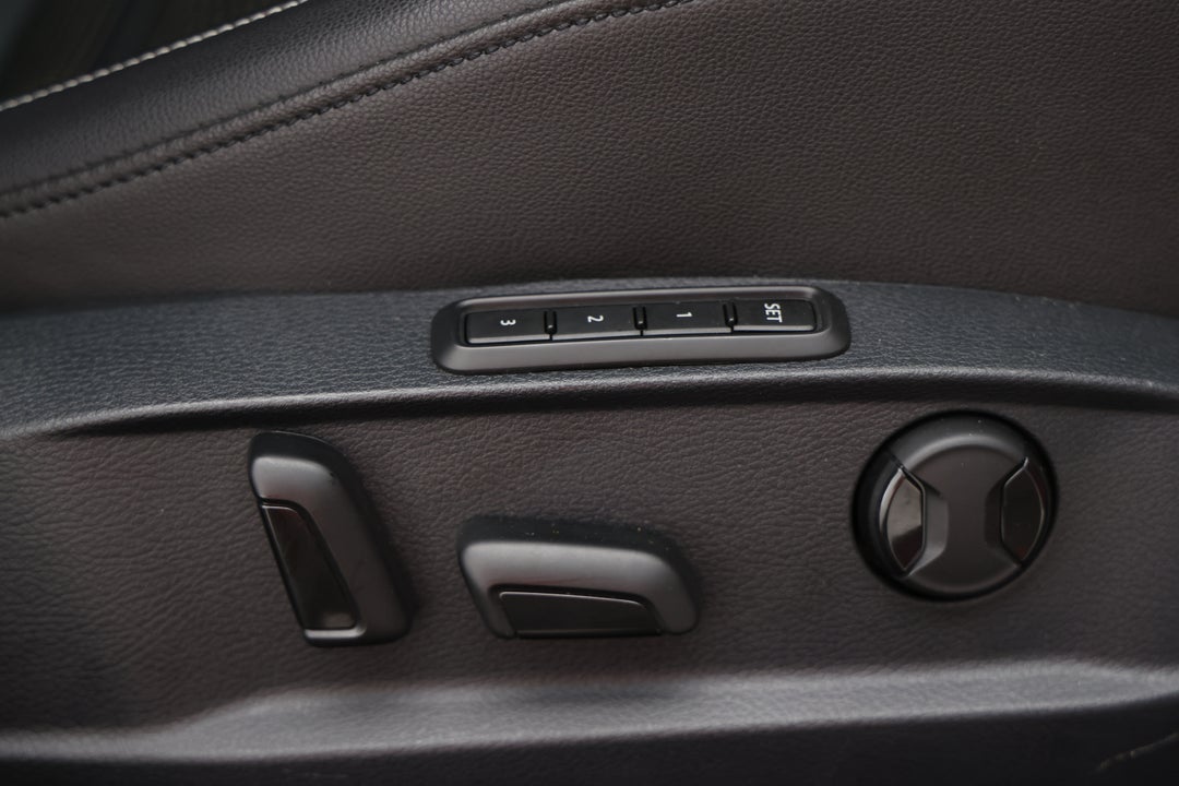 2018 Volkswagen Golf Alltrack 135 Tdi Premium, Automatic, 81413 km, Drivers Side Adjustment Panel