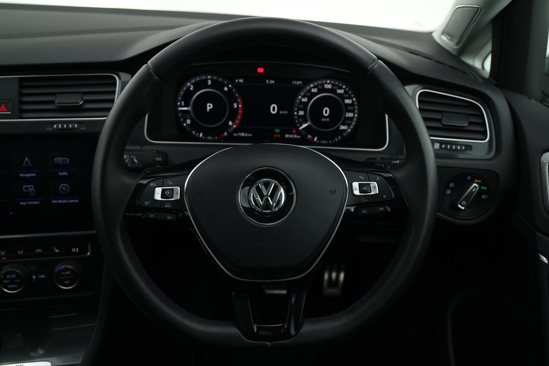 2018 Volkswagen Golf Alltrack 135 Tdi Premium, Automatic, 81413 km, Steering Wheel Close-up