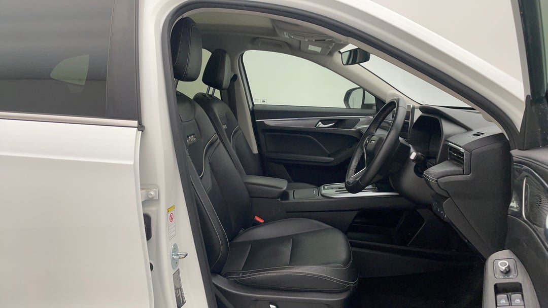 2022 GWM Haval Jolion Ultra Hybrid, Automatic, 54406 km, Right Side Front Door Cabin View