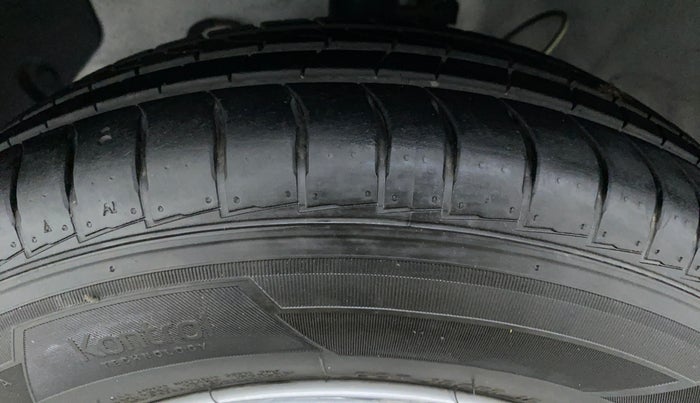 2020 Hyundai NEW SANTRO ERA 1.1, Petrol, Manual, 3,803 km, Left Front Tyre Tread