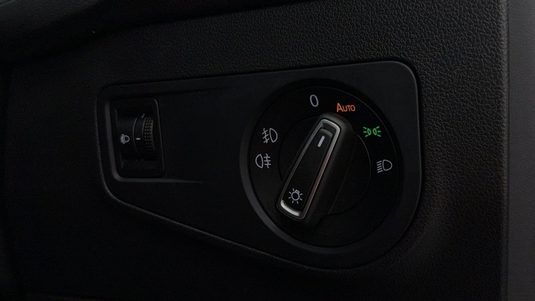 2016 Volkswagen Tiguan 132 Tsi Comfortline, Automatic, 77249 km, Utility Switches/Buttons