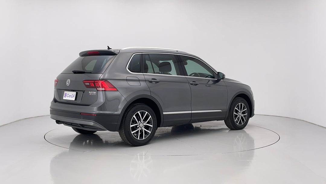 2016 Volkswagen Tiguan 132 Tsi Comfortline, Automatic, 77249 km, Right Back Diagonal (45- Degree) View