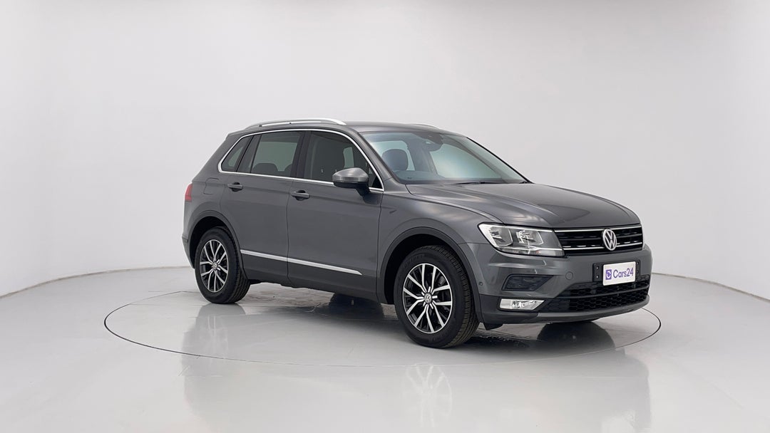 2016 Volkswagen Tiguan 132 Tsi Comfortline, Automatic, 77249 km, Right Front Diagonal (45- Degree) View