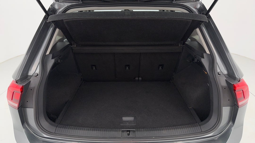 2016 Volkswagen Tiguan 132 Tsi Comfortline, Automatic, 77249 km, Boot Inside View