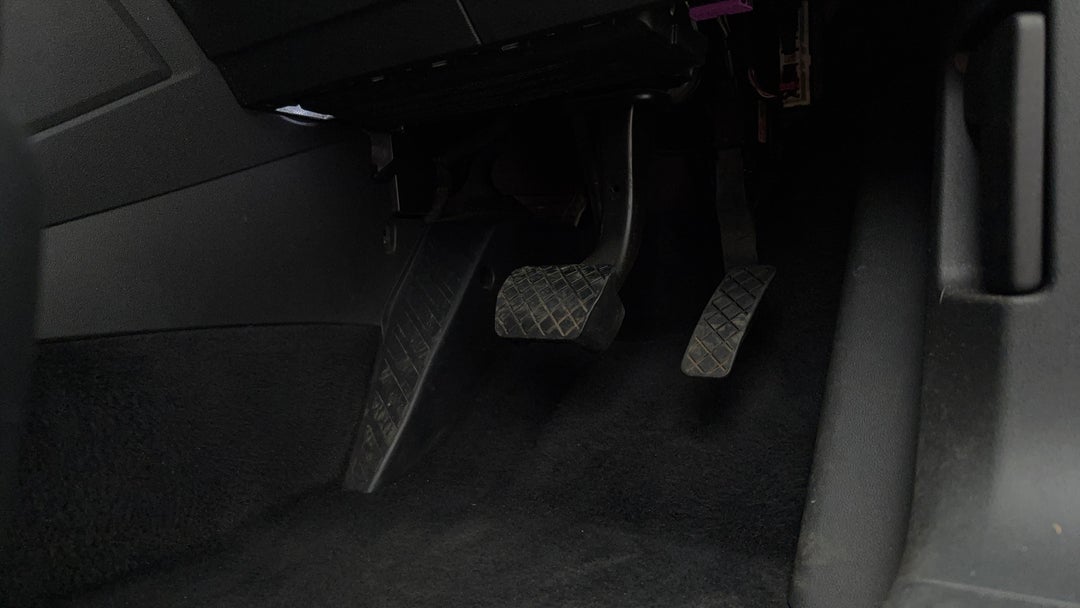 2016 Volkswagen Tiguan 132 Tsi Comfortline, Automatic, 77249 km, Pedals and Footmat