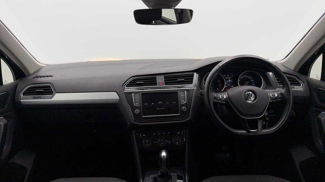 2016 Volkswagen Tiguan 132 Tsi Comfortline, Automatic, 77249 km, Dashboard View